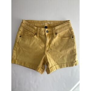 Universal Thread Women's Size 2/26 yellow Jean Shorts High Rise 5 pockets